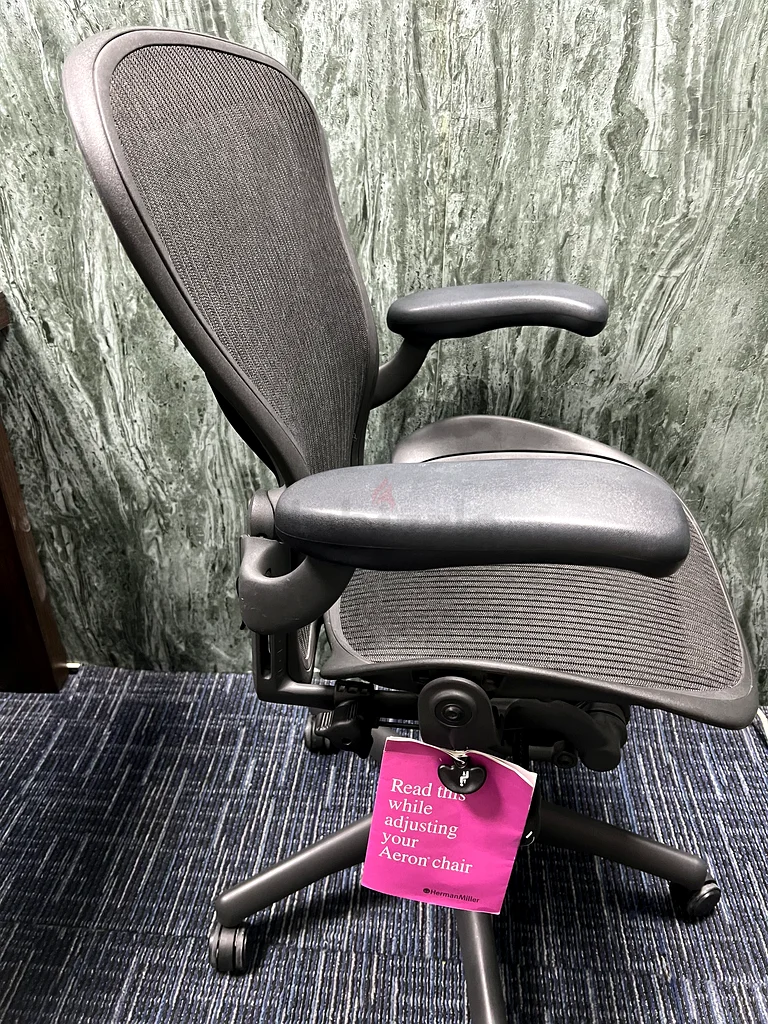 Herman Miller Aeron office chair size B63210898996867111