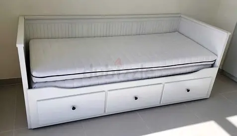 Ikea hemnes day bed and mattress