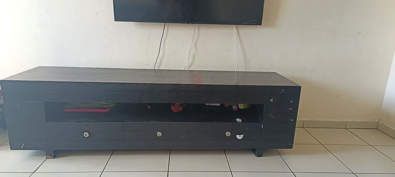 Solid TV unit free63264586638210112