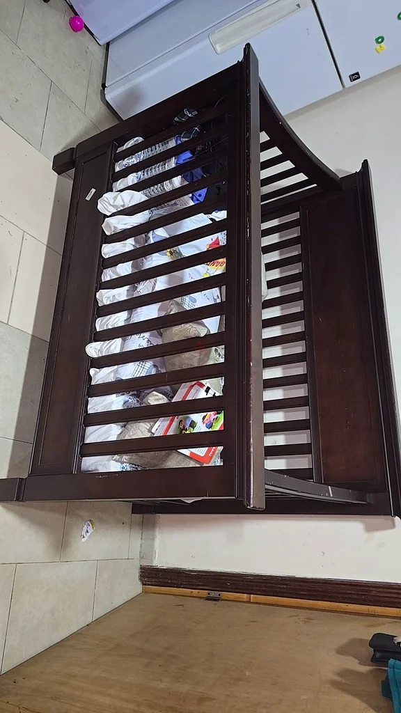 Baby crib with bumper63205891484035111
