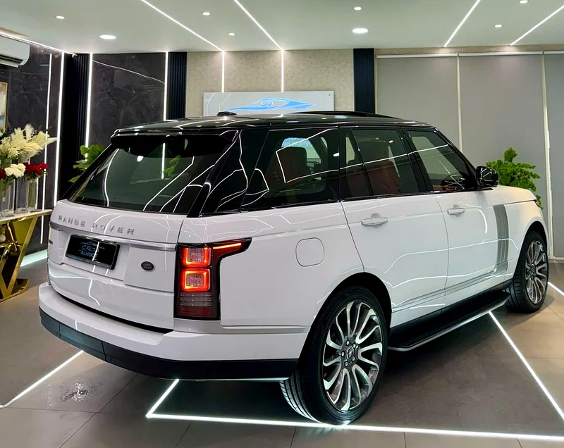 SUPERCHARGED RANGE ROVER VOGUE V8 || GCC II FULLY LOADED || ACCIDENT FREE || LOW MILEAGE63178402066691112