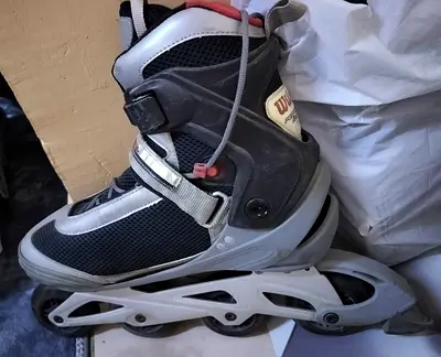 Inline roller skates