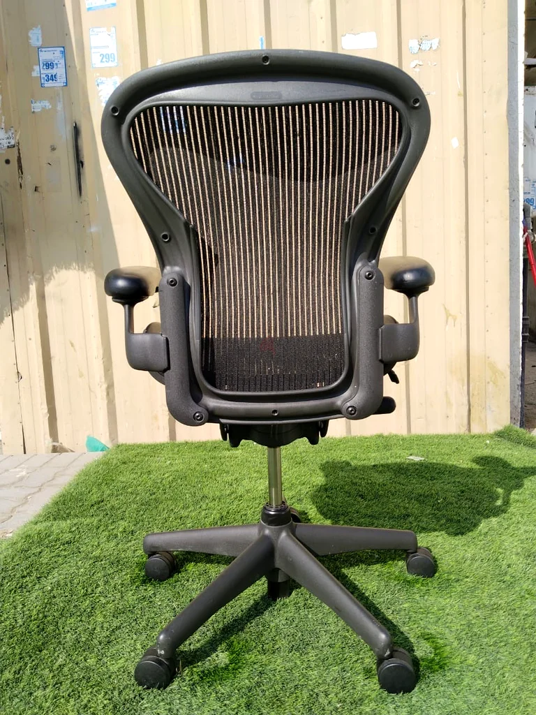 Herman Miller Aeron office chair size B63210898989570111