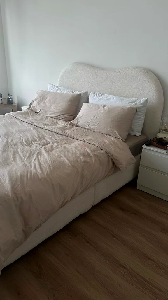 سرير 180*200 من فرا لايت لوكسوري فرنيتشر، هيكل سرير عصري بدون ماتراز لغرفة نوم المنزل، كريمي63179864416515114