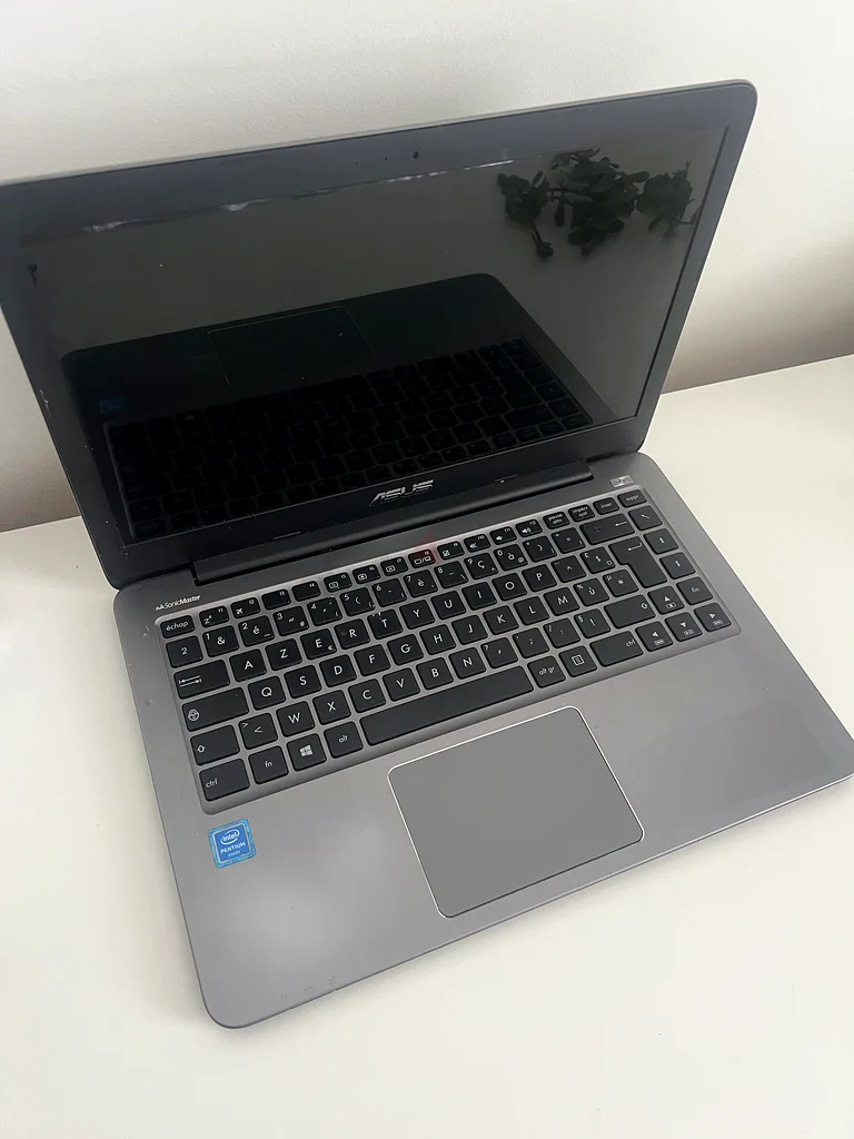 ASUS E403SA Laptop63167116439938111