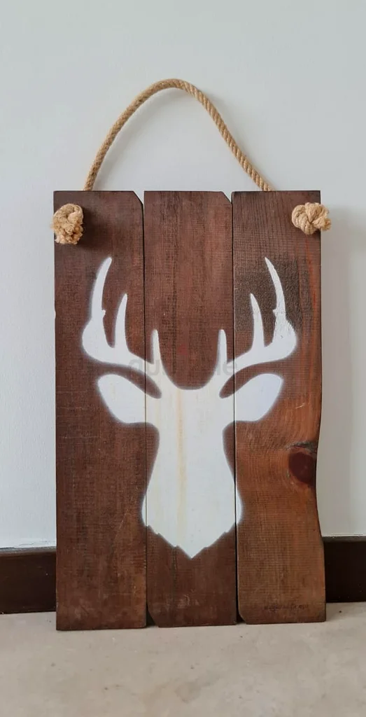 Wood Wall Board Big Deer (49 x 30 cm.)632262772344351122