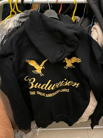 Stylish Black Budweiser Hoodie - Perfect for Casual Wear!SIZE-M