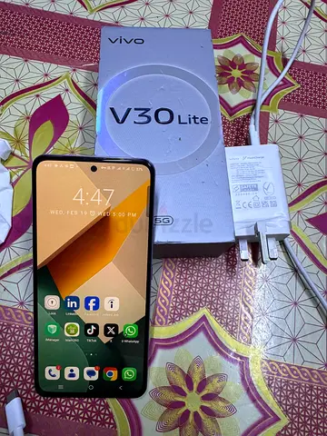 Vivo v30 Lite 5G 256 GB 12+12 Ram