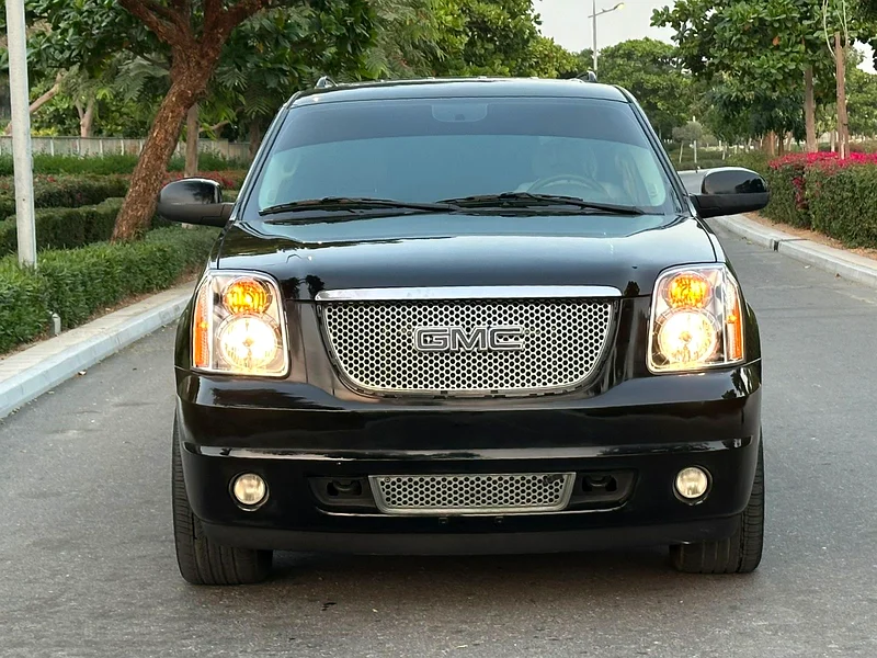GMC Yukon DENALi  200963154165694338111
