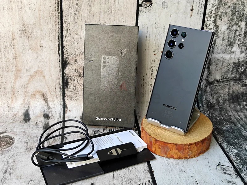 S23  ULTRA 512 GB 12 GB RAM( BOX AND CABLE)62933698100609111