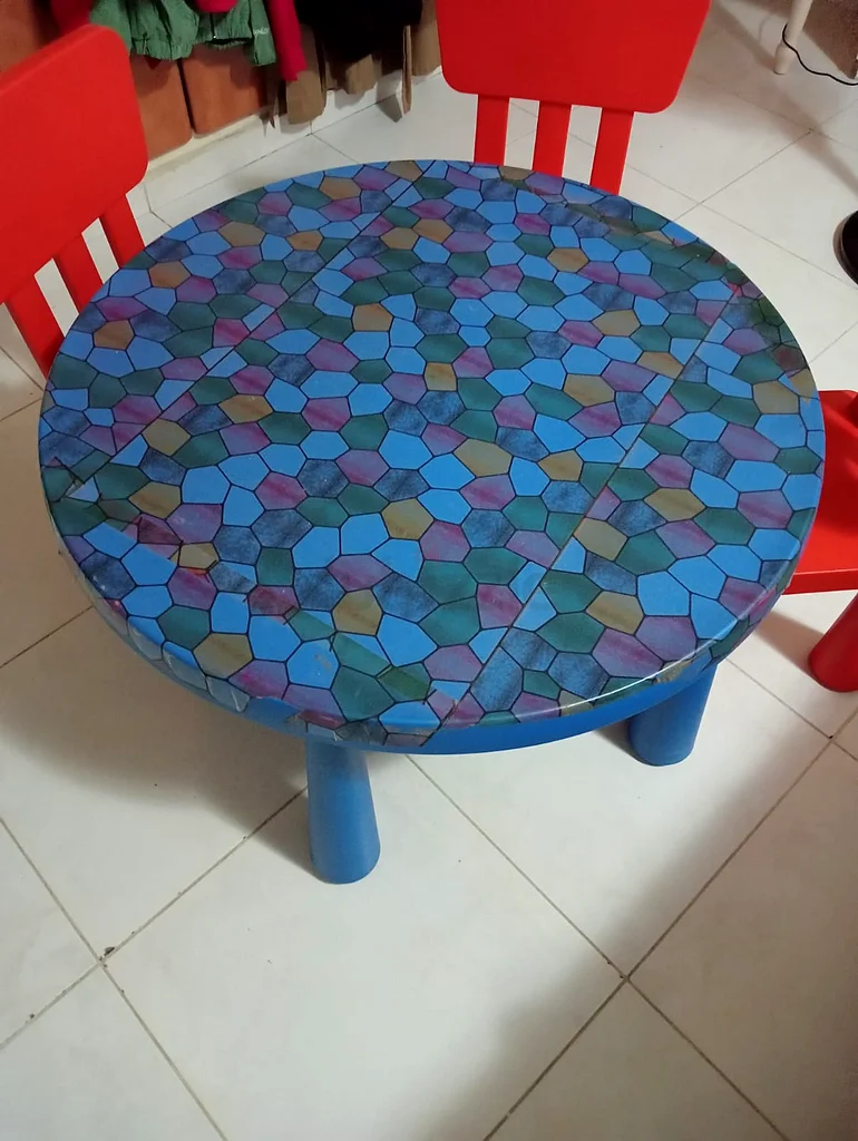 طاولة أطفال إيكيا مع 3 كراسي63196137056001113