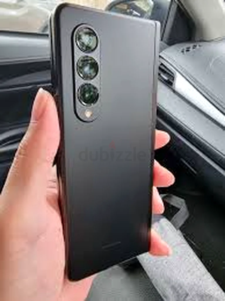 (أسود اللون زد فولد 3 بسعة 256 جيجابايت و12 جيجابايت رام)63263498299777112