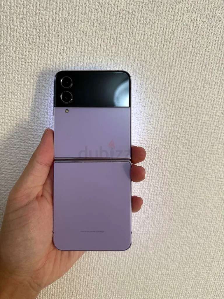 GALAXY Z FLIP 4 128 gb  8 gb ( WTH CHARGER)62933698047361112