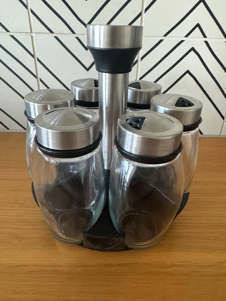 6 spice jars and rotating holder NEW63215375557377111