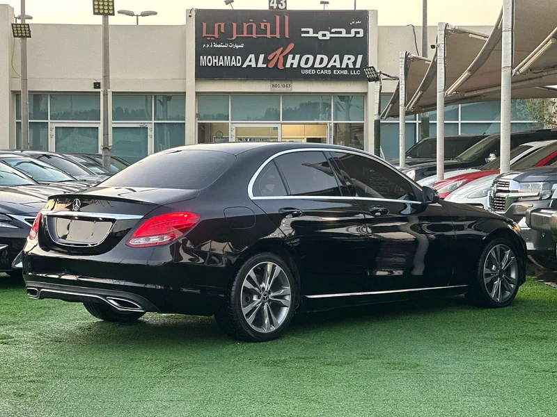 (2017) مرسيدس بنز // سي 300 // أميال قليلة // حالة جيدة //63146292599426113