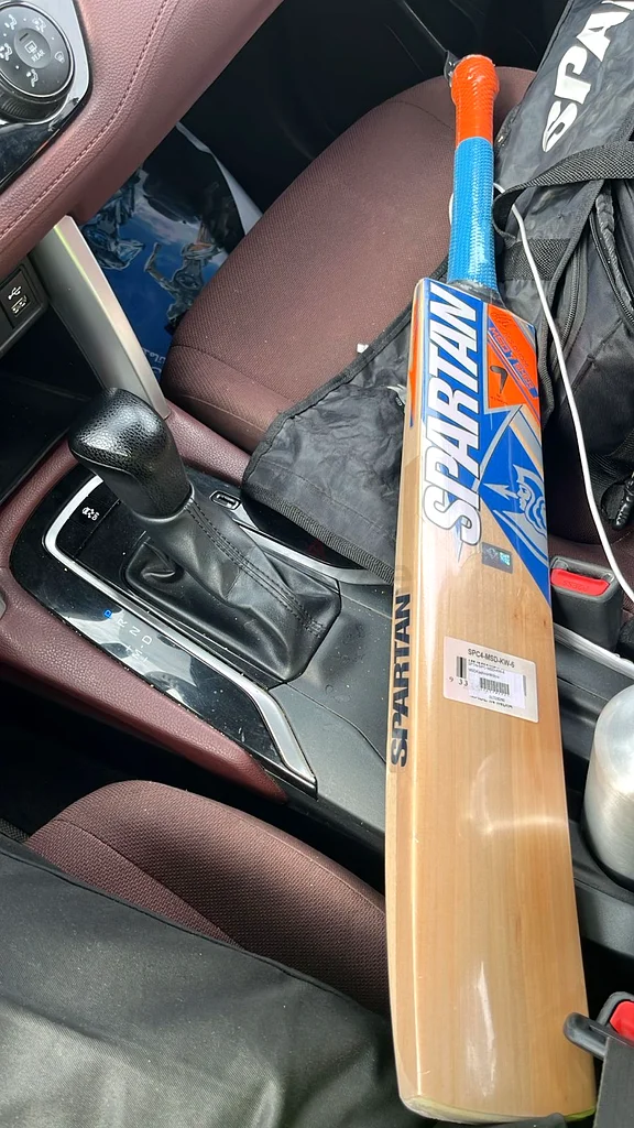 HARD BALL CRICKET BAT( JUNIOR)63247758965634112