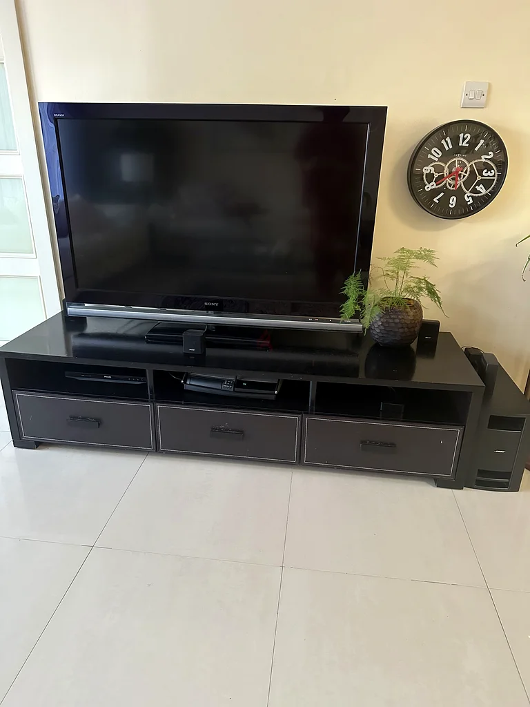 A tv table63179862981505112