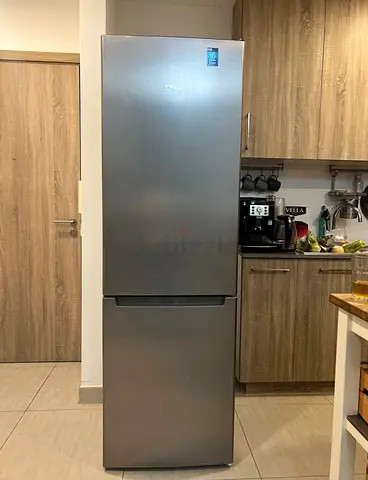 Siemens 329 Liters Freestanding Bottom Freezer Refrigerator, German Engineering, Inox-look KG36NNL30