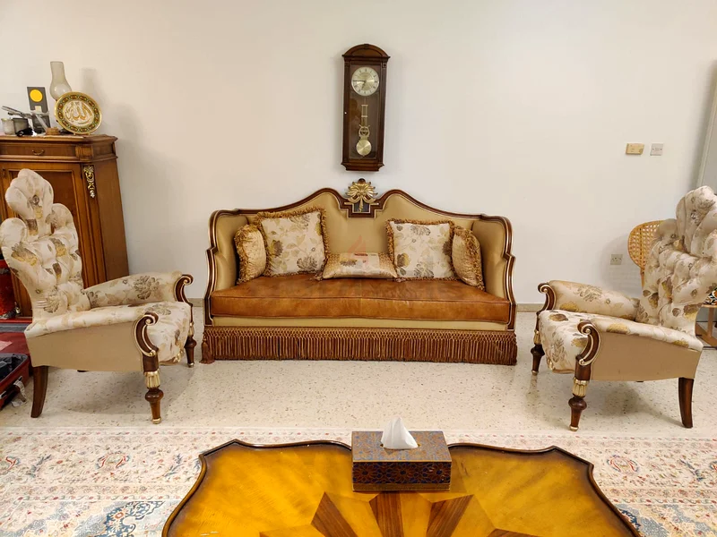 طقم أريكة كلاسيكية أنيقة مع كراسي بذراعين - مثالي لغرفة المعيشة الخاصة بك!63185757569665111