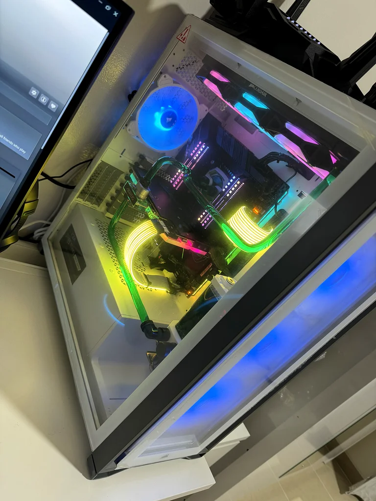 High-End Custom Water-Cooled Gaming PC – White63202196738562112
