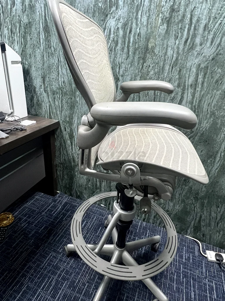 Aeron stool Herman Miller chair size63210899020418113