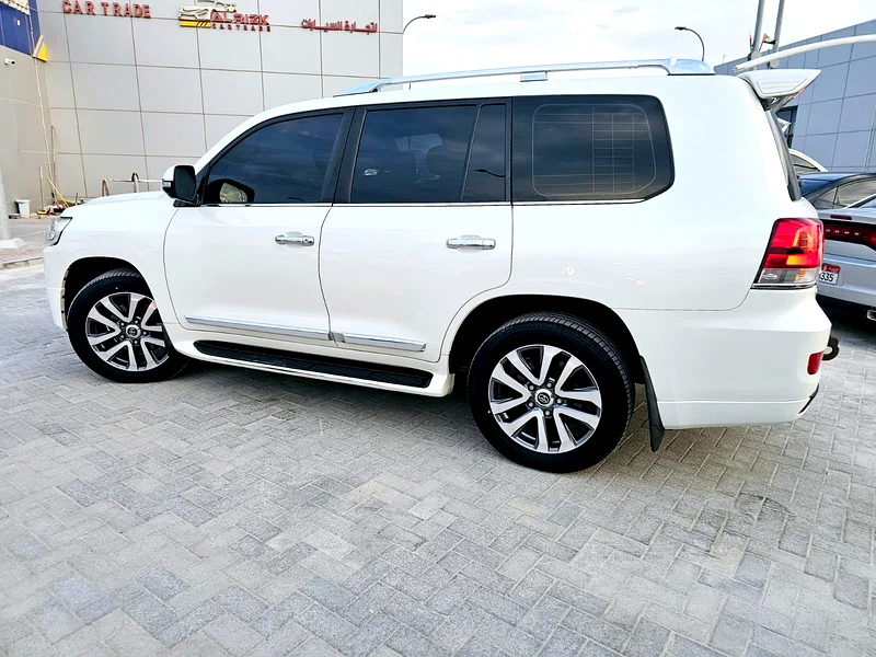 Toyota Land Cruiser V.8 5.763141656819330113