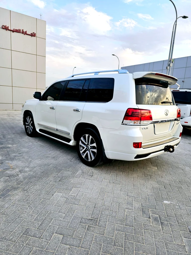 Toyota Land Cruiser V.8 5.763141656819330114