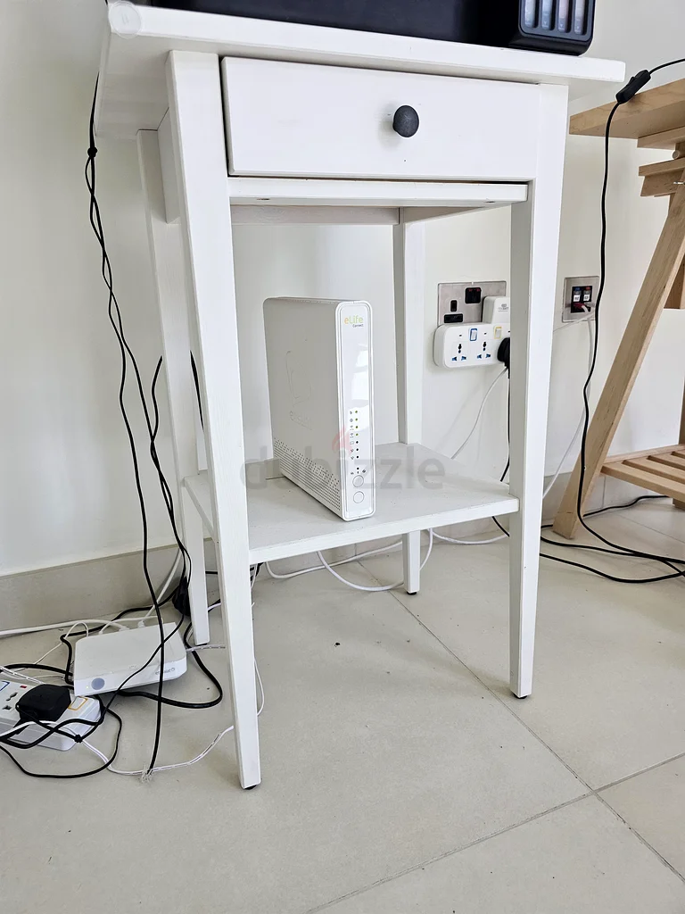 IKEA SMALL SIDE TABLE - WHITE63179386639235111