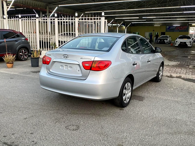 Hyundai elantra... Model 2010...gcc specifications... Low mileage63151400876546113