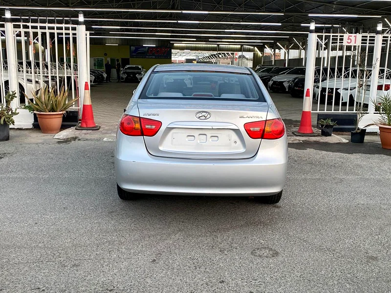 Hyundai elantra... Model 2010...gcc specifications... Low mileage63151400876546114