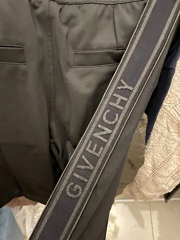 Stylish GIVENCHY Black Athletic Shorts for Sale！Size-M