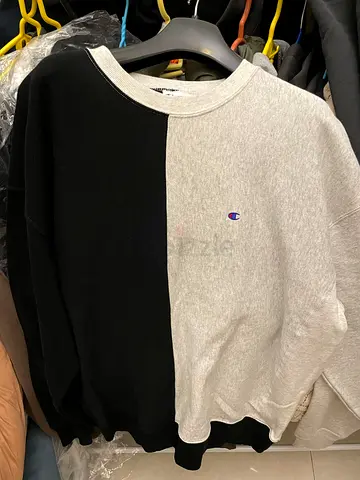 Stylish Champion Sweatshirt - Perfect for Casual Wear!SIZE-M