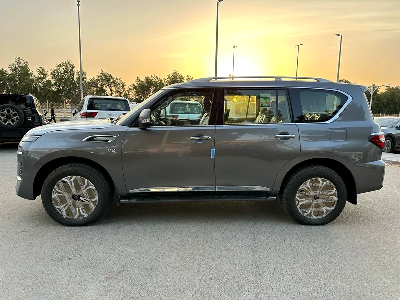 Bin Burghesh Car Showroom in Baniyas City63156991422466114