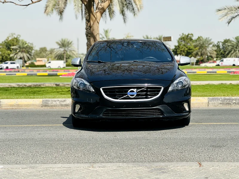 VOLVO V40 R DESIGN MODEL 2016 FULL SERVICE HISTORY IN STORY63221300240385114