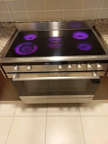 Siemens 5 Ceramic Hubs Electric Cooker 90 cm