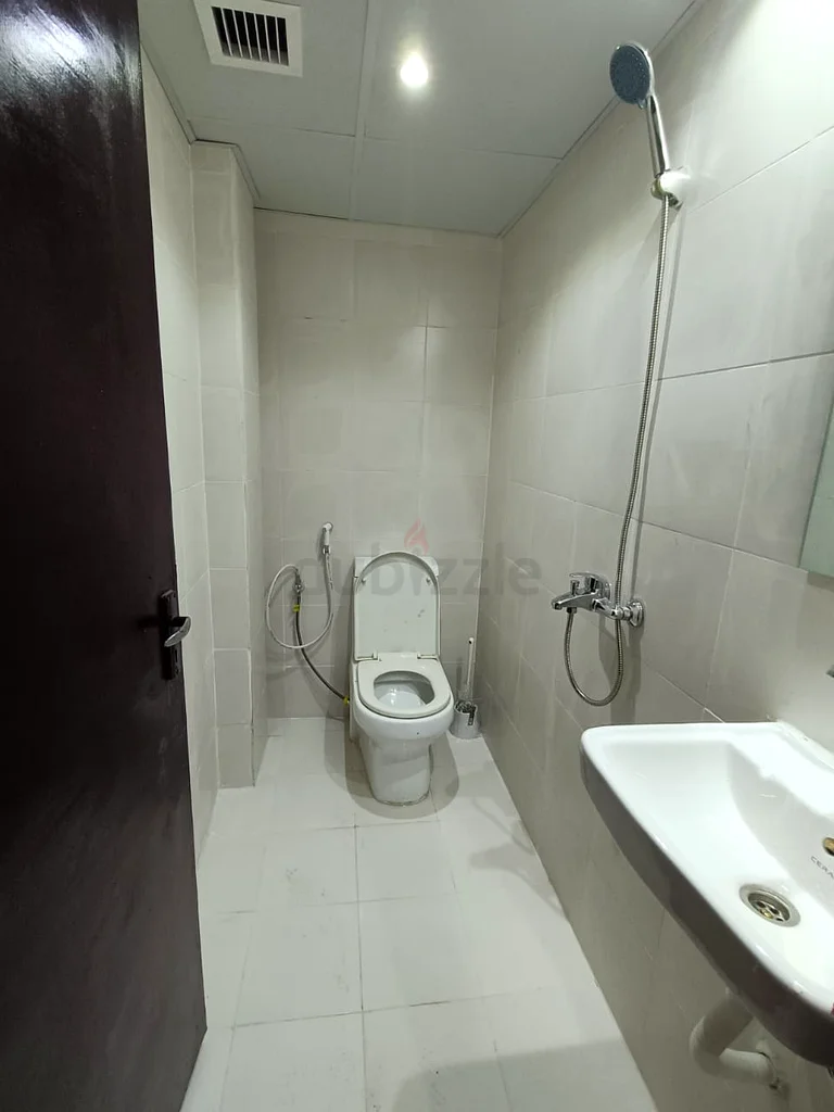 Newly Purnished Partition Room Near Sharaf DG Metro63624810184579112