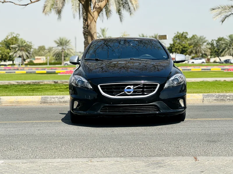 VOLVO V40 R DESIGN MODEL 2016 FULL SERVICE HISTORY IN STORY63221300240385113