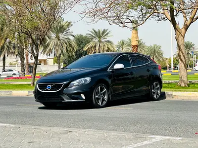 VOLVO V40 R DESIGN MODEL 2016 FULL SERVICE HISTORY IN STORY