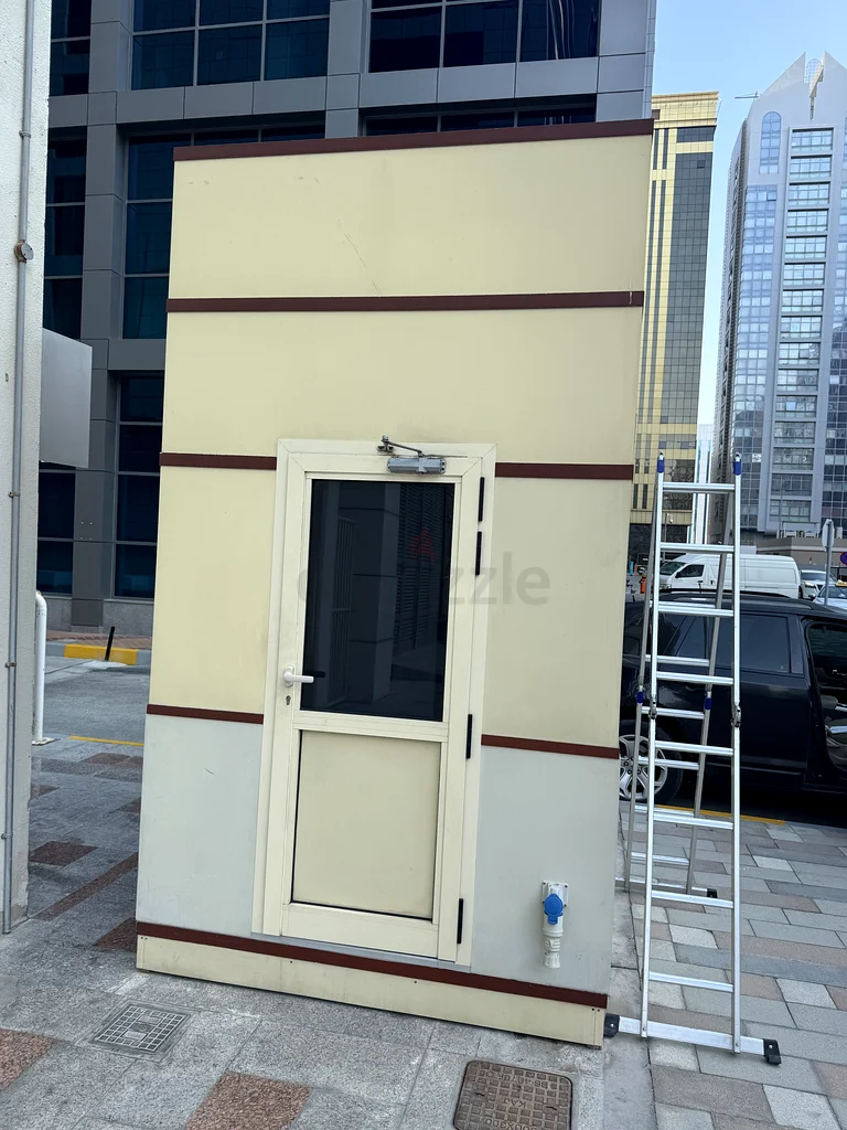 For sale: high-spec security cabin63263507599362112