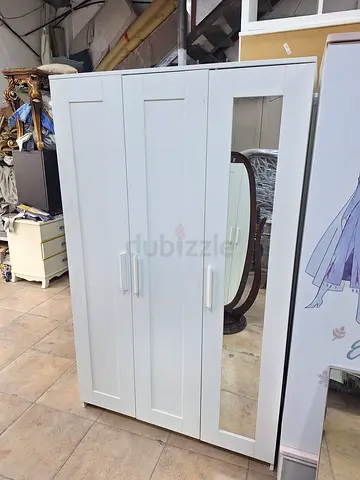 3 door wardrobe
