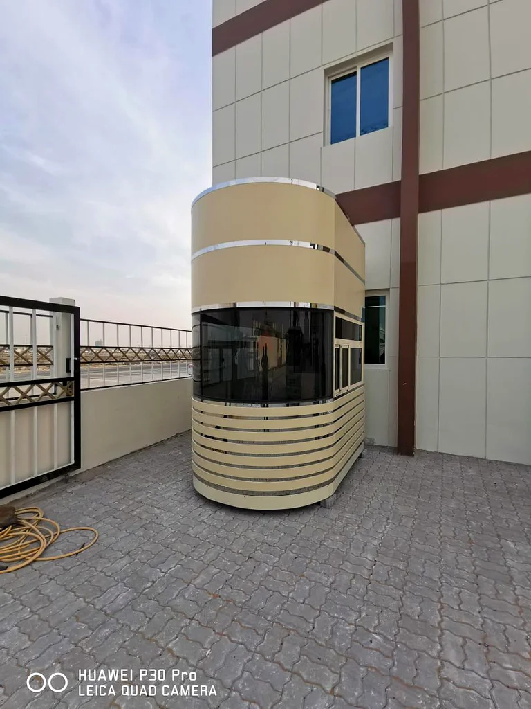 For sale: high-spec security cabin63263507599362111