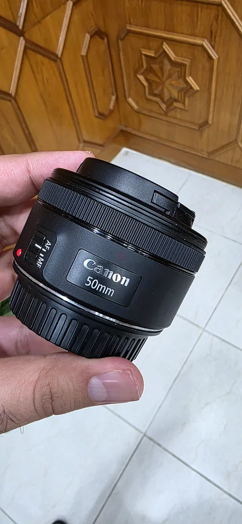 Canon EOS 750D T6i with 18-55mm, 50mm, 70-300mm lenses + lense cover + bag + battery +charger63174322877313111