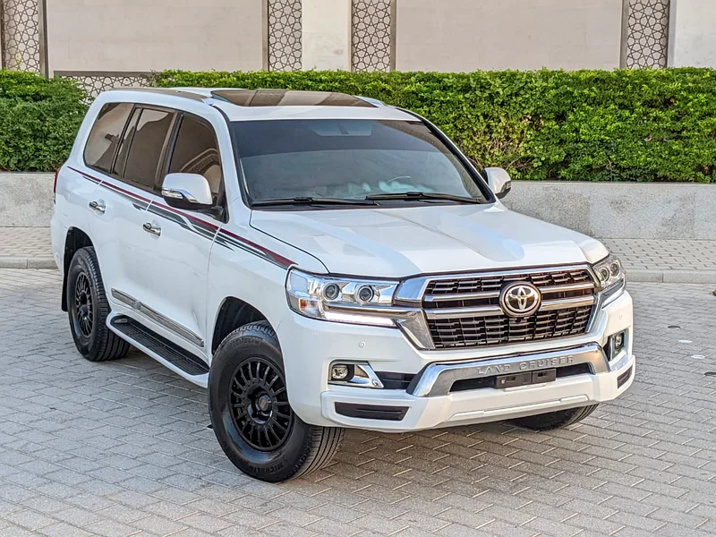TOYOTA LAND CRUISER 2008 FACELIFTED 2021 VXR GCC IN EXCELLENT CONDITION631597150291231115