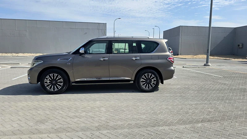 Nissan Patrol SE V8 201563139214439298114