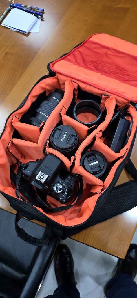Canon EOS 750D T6i with 18-55mm, 50mm, 70-300mm lenses + lense cover + bag + battery +charger63174322877313112