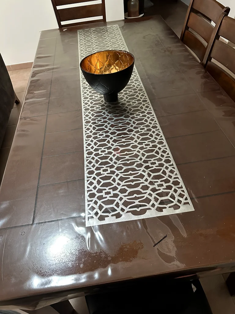 طاولة طعام من مارينا، صفقة جيدة جدًا63218317648001111