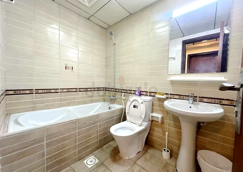 Partition Room Available for Rent in Tecom near Metro63624070591233114