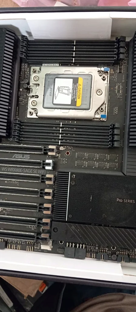 ASUS Pro WS WRX80E-SAGE SE WIFI AMD Threadripper Pro EATX63258146395266111
