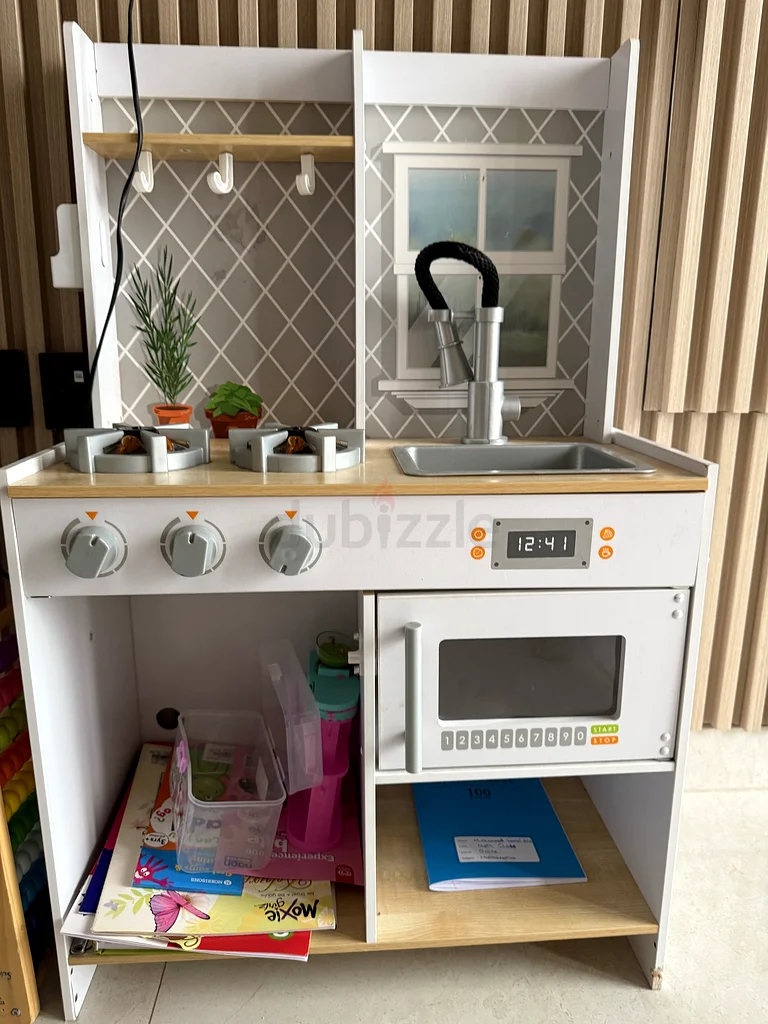 toys63206876875650112