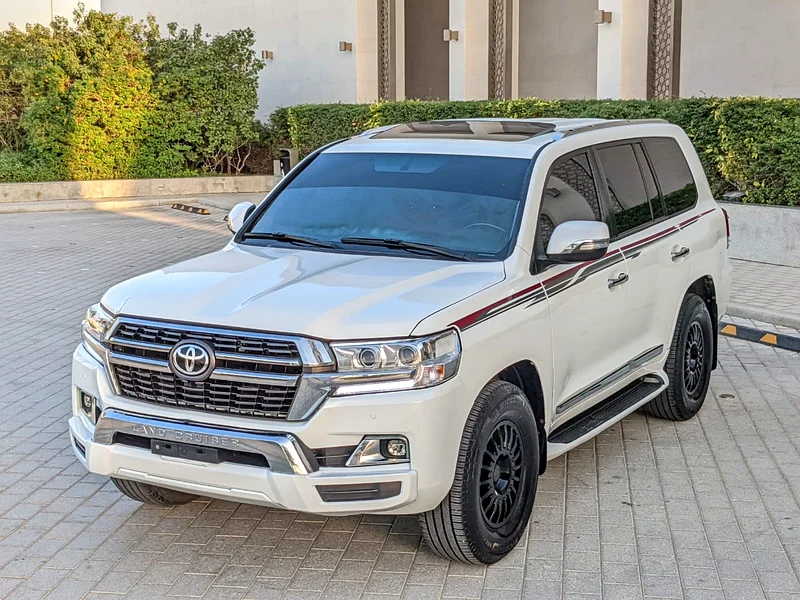 TOYOTA LAND CRUISER 2008 FACELIFTED 2021 VXR GCC IN EXCELLENT CONDITION63159715029123111